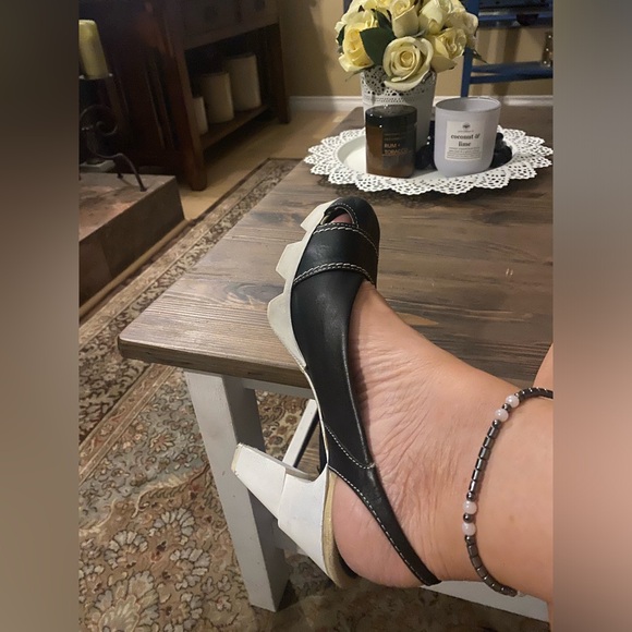 Like Smug by Prophecy sling back heels modern minimalist - Picture 7 of 9